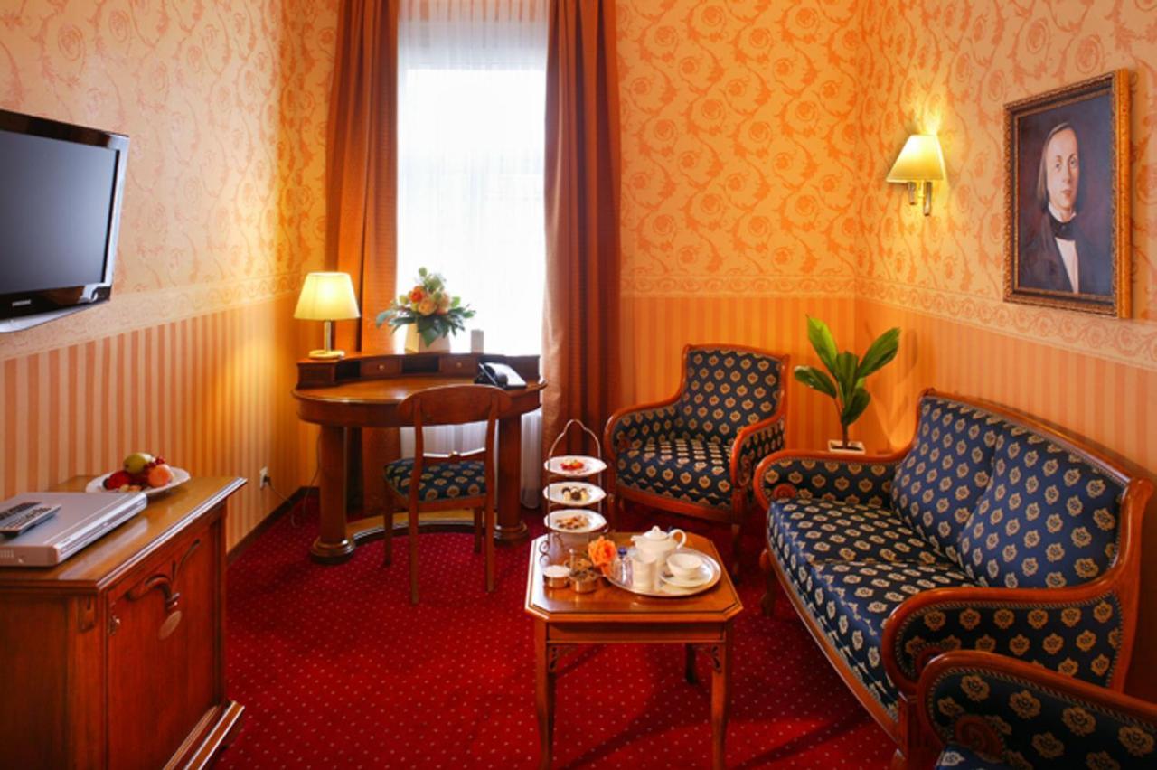 Hotel Saechsischer Hof ไมนิงเงิน ภายนอก รูปภาพ