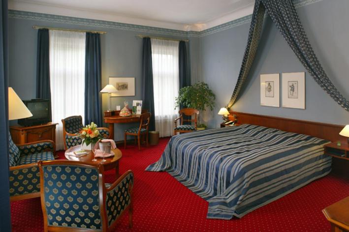 Hotel Saechsischer Hof ไมนิงเงิน ภายนอก รูปภาพ